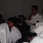 Mahasiswa Memberikan Masukan