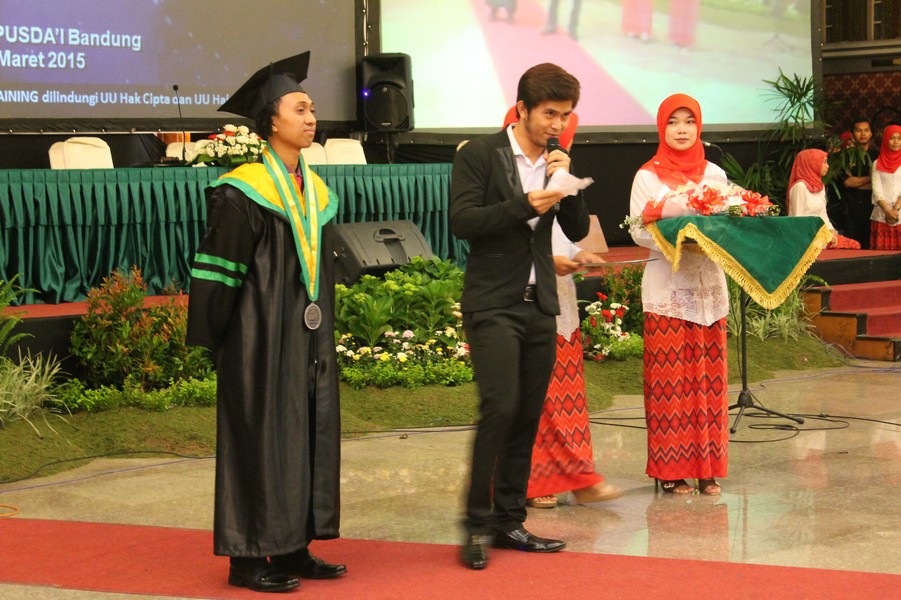 Cakra Kahn