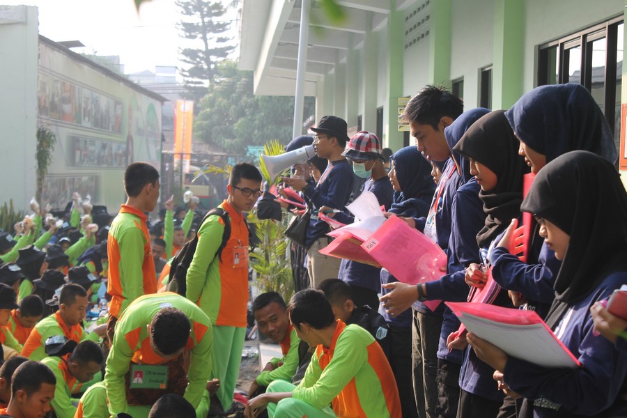 GERAKAN PUNGUT SAMPAH